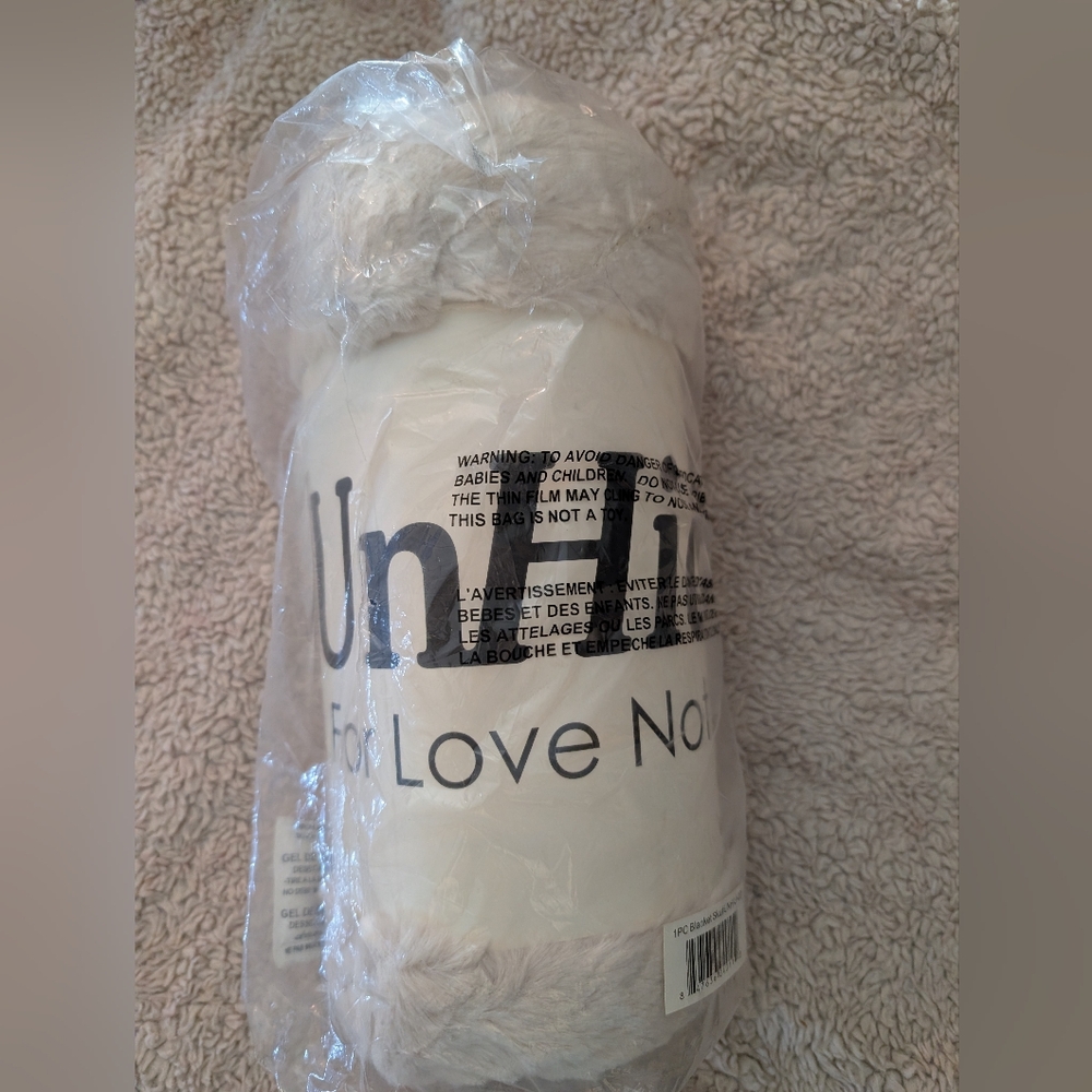 Unhide Sherpa Blanket